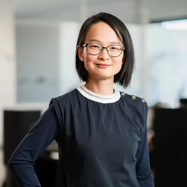 Sissi Wu - responsable ADV au travail